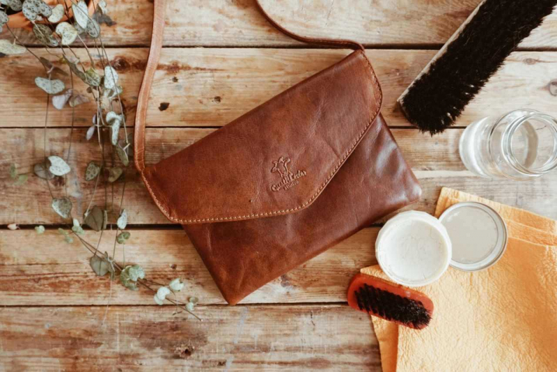 Gusti Leder studio Pflegehinweise