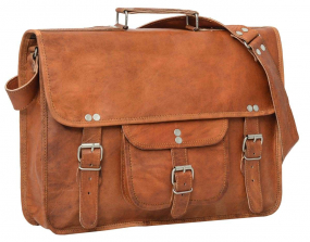 Vintage Collegetasche mit Außenfach und Schnallenverschlüssen Vintage Collegetasche mit Außenfach und Schnallenverschlüssen